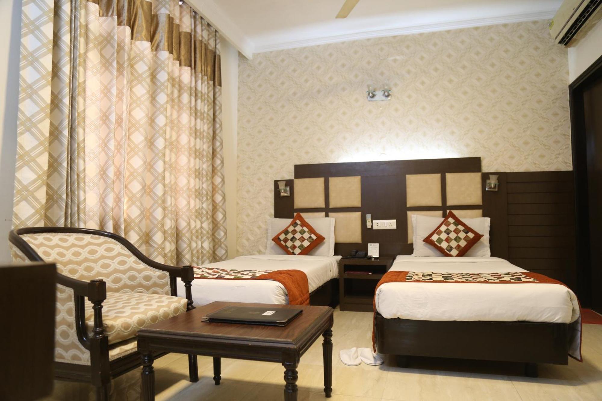ניו דלהי Hotel Amar Inn- Lajpat Nagar Central Market מראה חיצוני תמונה