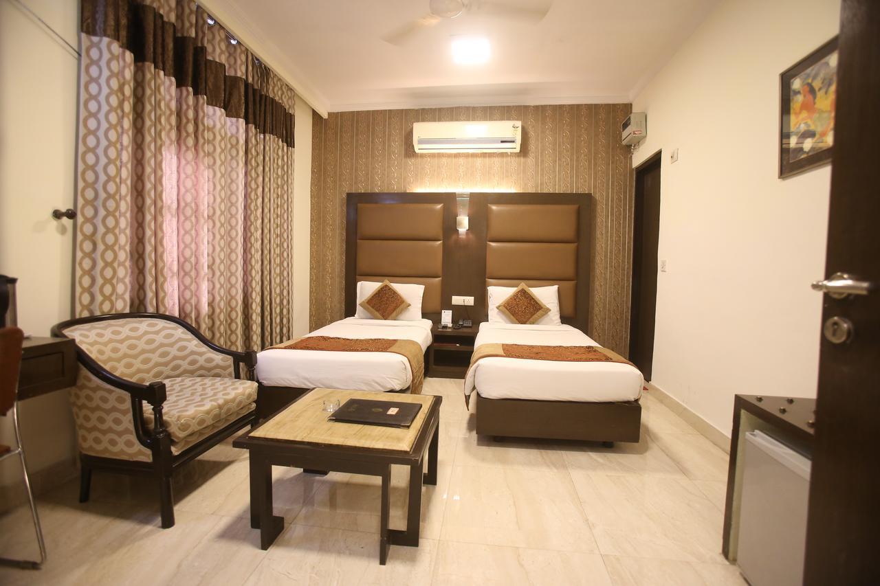 ניו דלהי Hotel Amar Inn- Lajpat Nagar Central Market מראה חיצוני תמונה