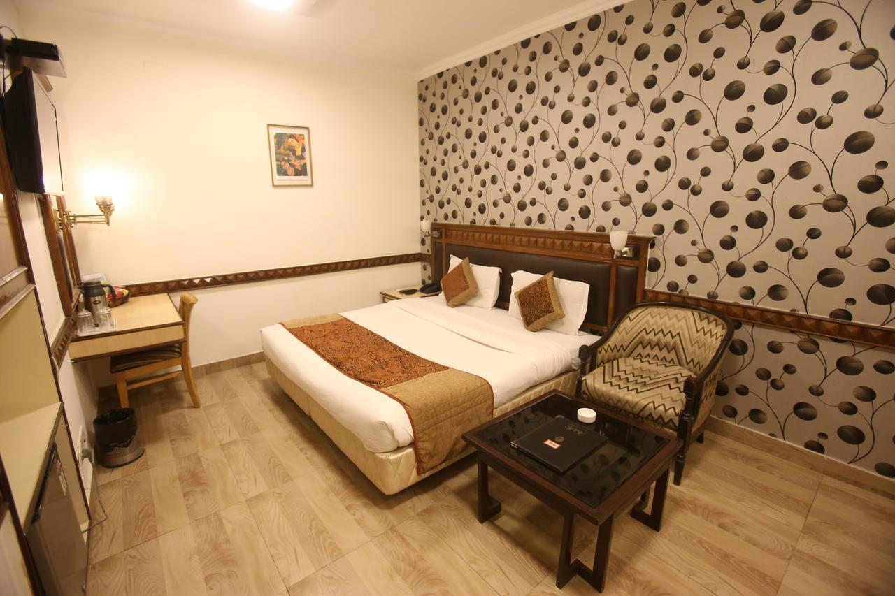 ניו דלהי Hotel Amar Inn- Lajpat Nagar Central Market מראה חיצוני תמונה